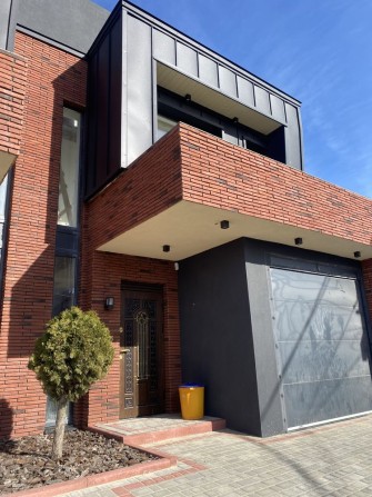 Продається будинок дуплекс з ремонтом - фото 1