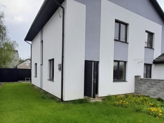 Продам Котедж в місті  ! Рівне