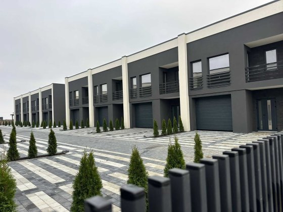 Таунхаус преміум класу: 3 спальні, гараж, сад, утеплення 20 см Чернівці