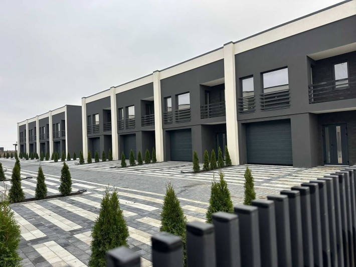 Таунхаус преміум класу: 3 спальні, гараж, сад, утеплення 20 см - фото 1