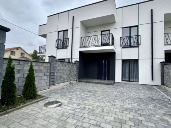 Продам котедж із ремонтом.Підходить під державні програми Ровно