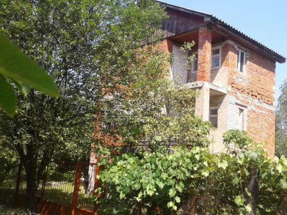 Продам 2-поверховий будинок/дача (цегла) в елітному р-ні Шахта (6сот.) Ужгород