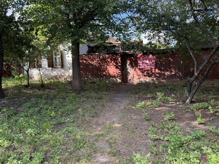 Продаж будинка та земельної ділянки в центрі міста - фото 1