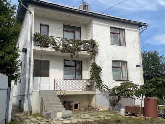 Продаж будинку на Роші Чернівці