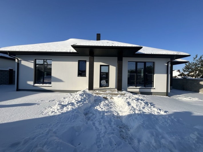 Новий сучасний одноповерховий будинок - фото 1