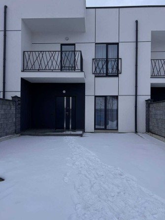 Котедж з хорошою локацією - фото 1