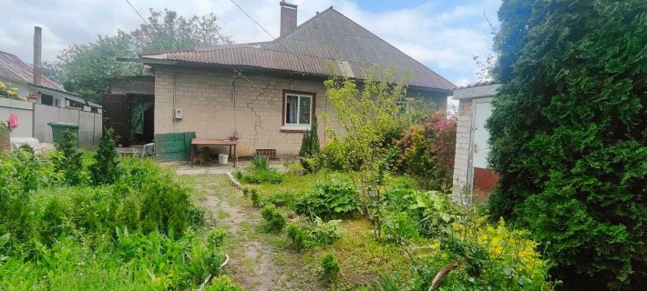 Продам 1/2  будинку в Дахнівці по вул. Мальовничій - фото 1