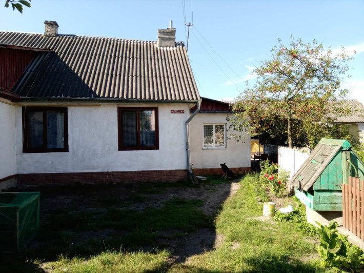 Продам два жилих будинки на одній ділянці - фото 1