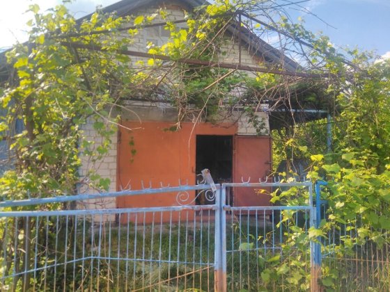 Продам дачу в районі молокозаводу Вараш