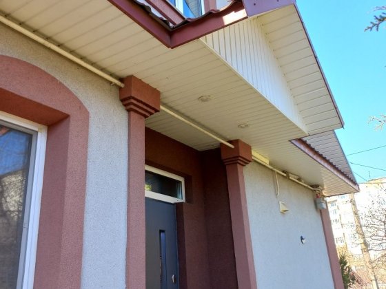 Продам будинок із сонячними батареямии Обарів