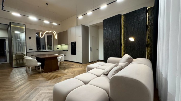 Продаж котеджу з Авторським ремонтом - фото 1