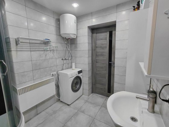 Продається  будинок, частково мебльований, можна заїжджати і жити Дубровиця