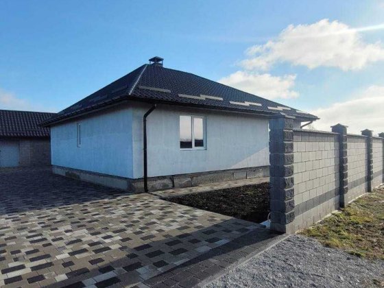 3К Окремий Будинок з частковим ремонтом  - за 15 км. від м. Рівне! Кустин