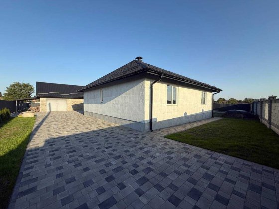 Продаж будинку в Хорошій локації Кустин