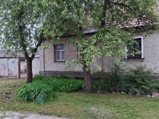 Продам пол домав г. Путивль Путивль