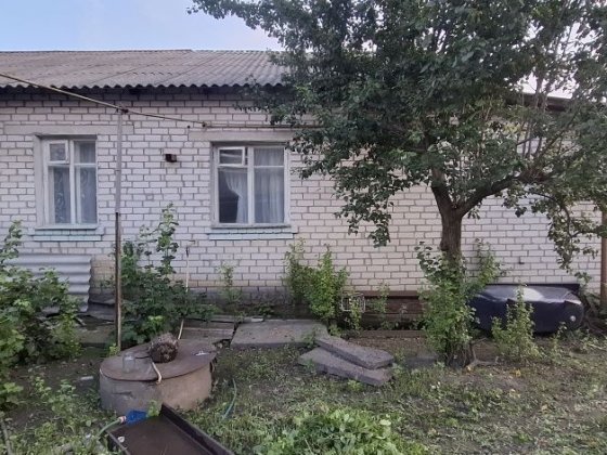 Продам півбудинку Кролевець