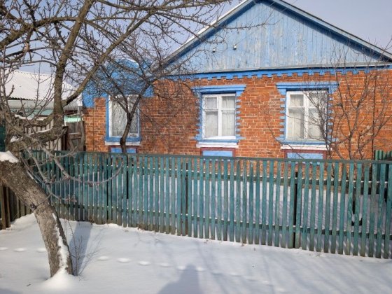 Будинок в центрі (В. Сироватка) Верхня Сироватка