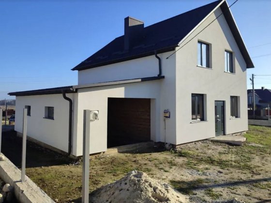 Продаж 2 поверхового будинку з ділянкою на 5 соток Байківці