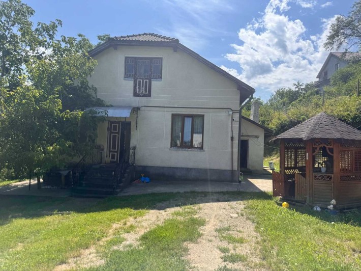 Будинок з ремонтом та ділянкою 50 соток - фото 1