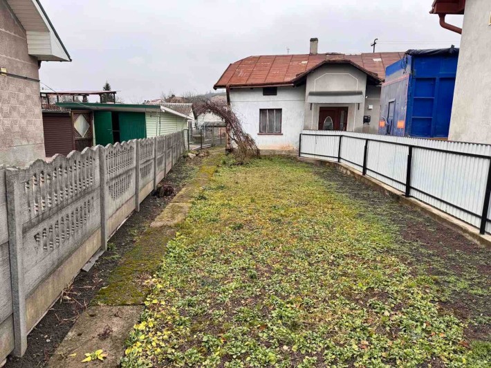 Частина будинку з ділянкою - фото 1