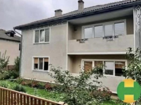 Продається 2-поверховий будинок Чертков