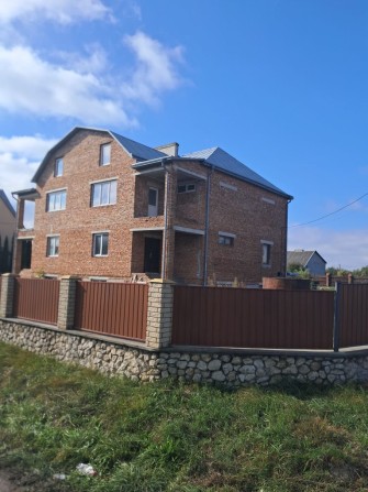 Продається будинок на 2 сім' їв с. Байківці - фото 1