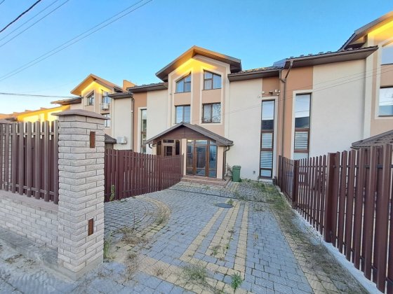 Продається таунхаус 156 м.кв з ремонтом Байківці Байківці