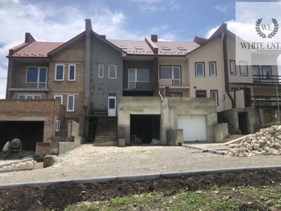 Продаж 3 поверхового таунхауса у с. Смиківці Смиківці