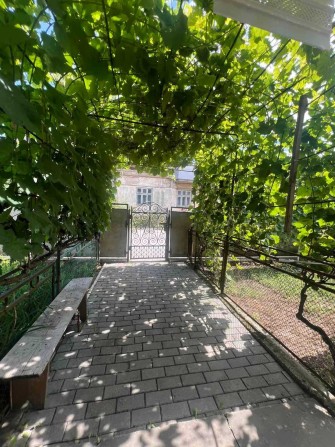 Продаж будинку в мальовничому місці в м. Заліщики - фото 1