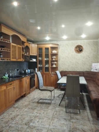 Продам 2 поверховий будинок Нововодолазький район  з Евроремонтом - фото 1