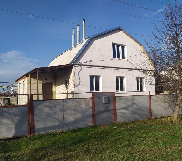 Продам 2-поверховий будинок 120 м², приватний сектор, зупинка поруч - фото 1