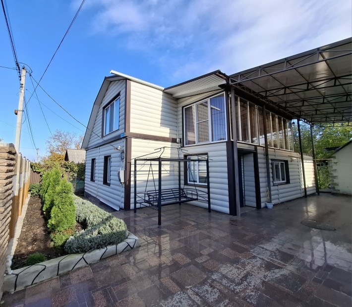 Просторий будинок в районі ЦРЛ - фото 1