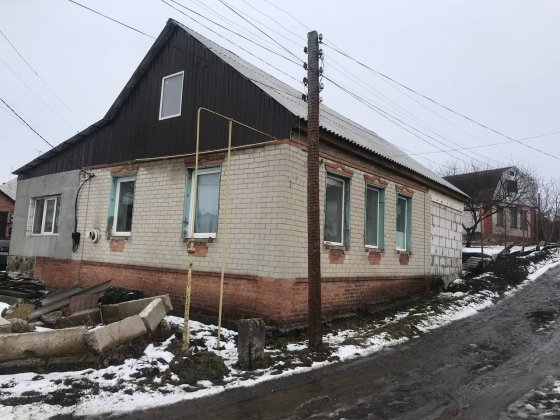 Продам дім. З недоробленим ремонтом Богодухів