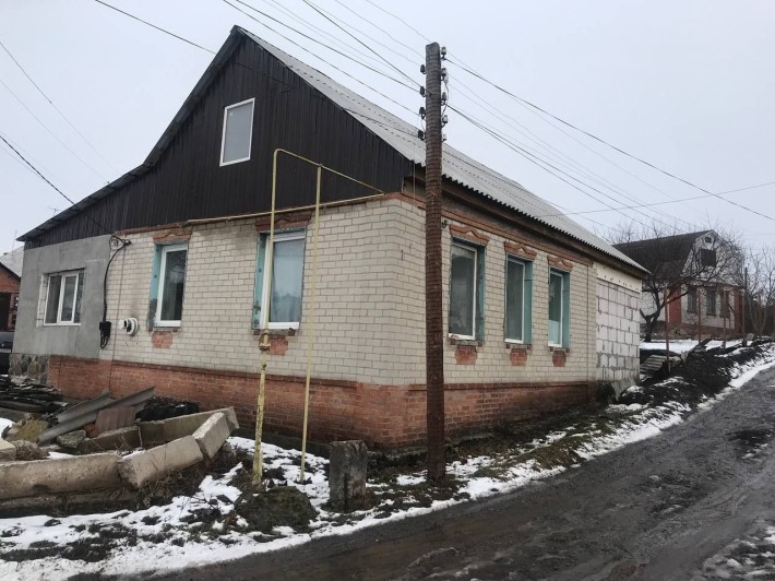 Продам дім. З недоробленим ремонтом - фото 1