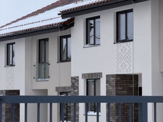 Продаж котеджу в районі Щасливе. Топова локація Рівне