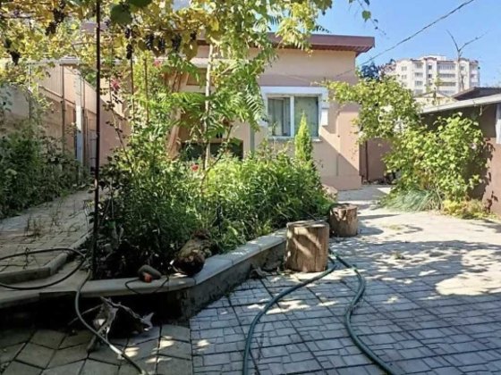 Пропонується до продажу квартира на землі. Галина Черкассы