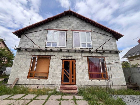 Продам  будинок ст.м. Осокорки. вул.61 Садова Киев