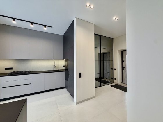 Продаж елітного котеджу з власним подвірʼям та міськими мережами! Рівне