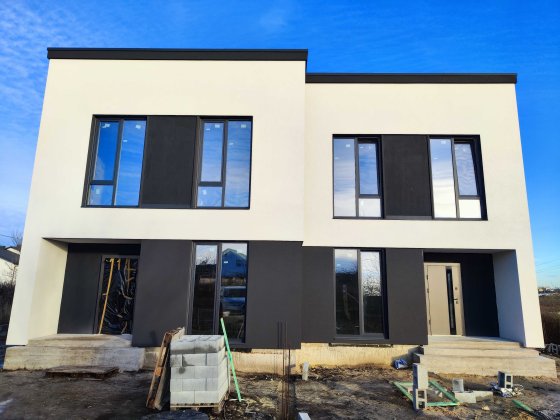 Котедж(Дуплекс) в Тинному Ровно