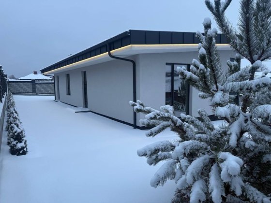 Класний будинок р-н Тинне,затишне розташування,велика ділянка. Ровно