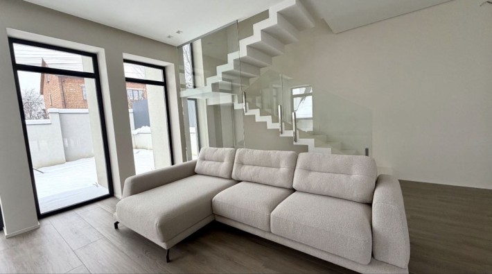 Продаж будинку 5 хв від центру міста Ужгород - фото 1