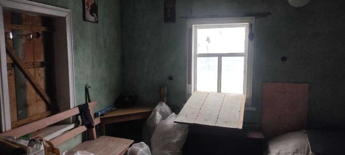 СРОЧНО!Дача в городе. Груба.Свет.Вода.Прописка.Рядом жилые Дома.+Озеро - фото 1