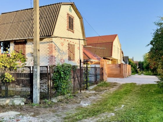 Продам двоповерхову цегляну дачу в місті! СТ «Заріччя»! Чернігів