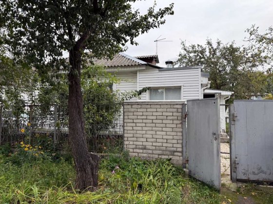 продаж будинку в Чернігові біля стадіону з центр.газом та водою Чернігів