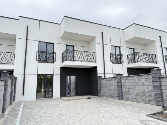 Котедж На Щасливому! Опалення! Підключені мережі! Ровно