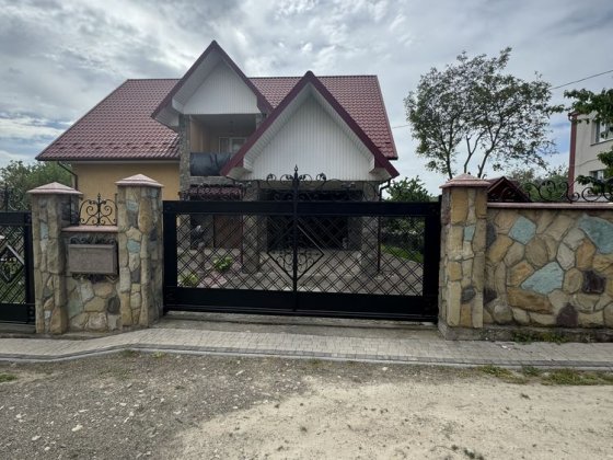 Продаж будинку в р-ні Роші ( 5 хв.до центру) Чернівці