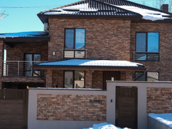 Продаж будинку в елітному районі міста. Актуальна пропозиція Ровно