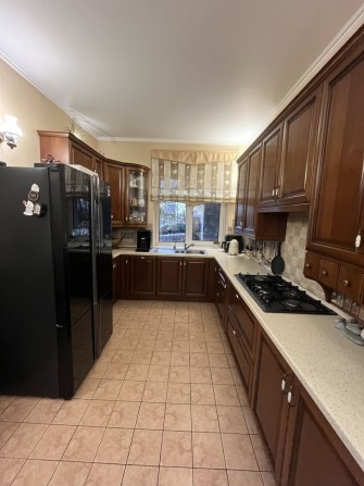 = Розкішний будинок у місті! = - фото 1