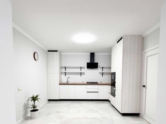 Будинок з газом та сучасним ремонтом, 6 соток Ужгород