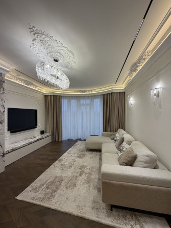 Розкішний будинок в елегантному стилі - фото 1